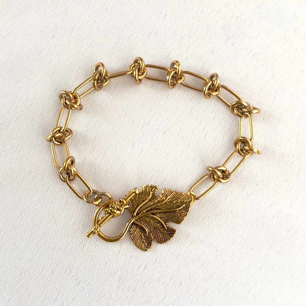 NEW 18k Gold Plated Celtic Knot Chain Palm Leaf Vineyard Toggle Clasp Bracelet
